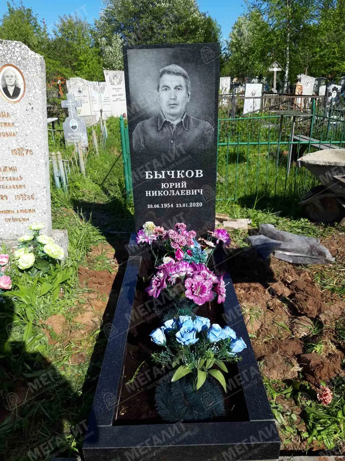 Памятники из гранита (19)