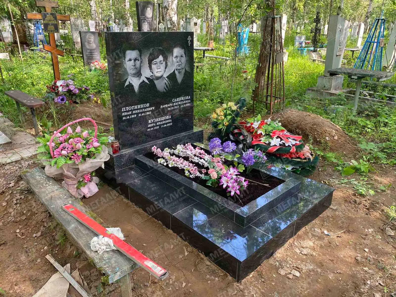 Памятники из гранита (22)
