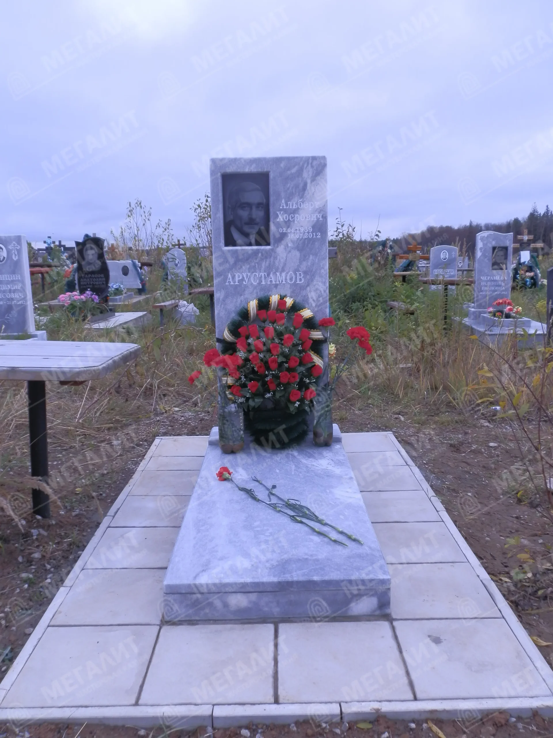 Памятники из мрамора фото (19)