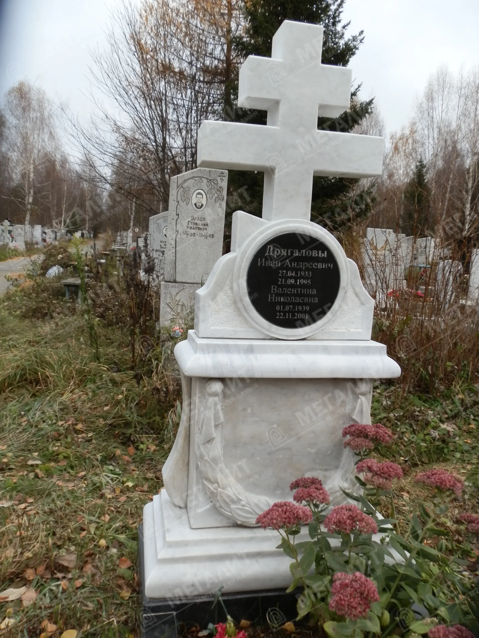 Памятники из мрамора фото (20)